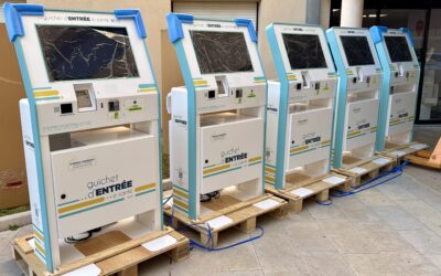 Pourquoi les établissements adoptent la borne d’accueil patient